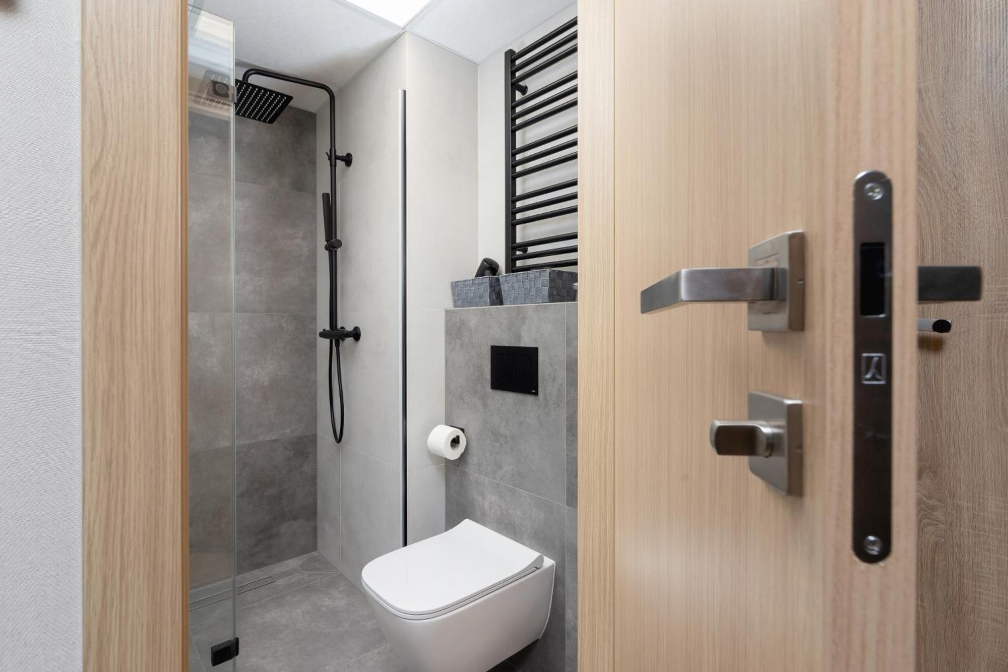 Modern Studios With Air Conditioning In Downtown Krakow By Noclegi Renters Esterno foto
