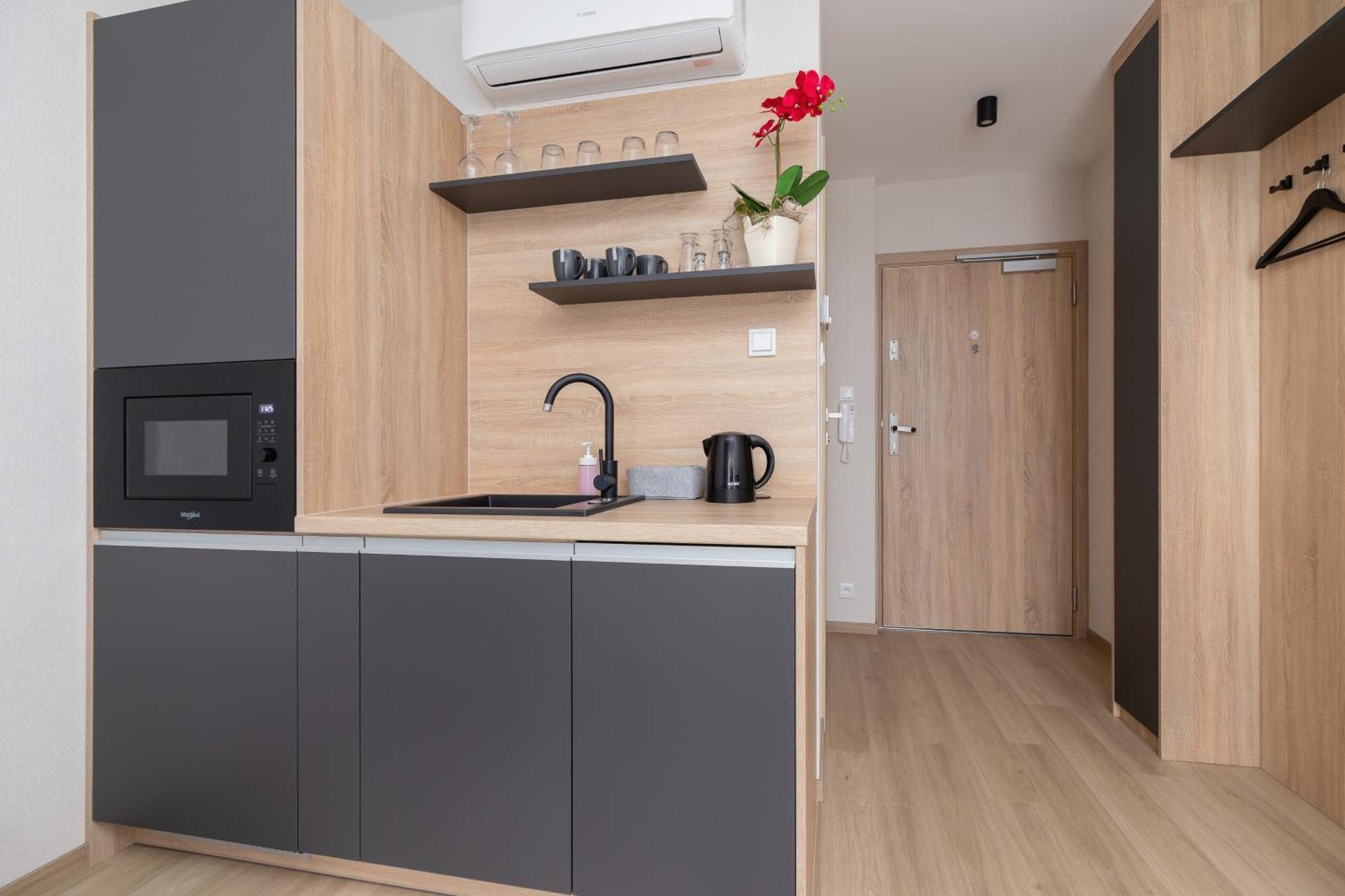 Modern Studios With Air Conditioning In Downtown Krakow By Noclegi Renters Esterno foto